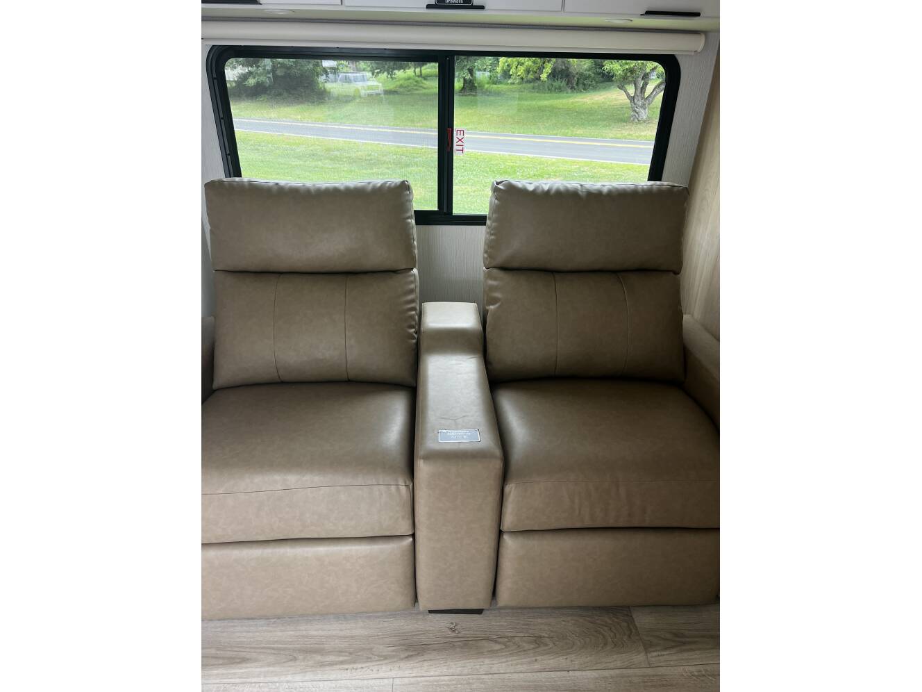A photo of this 2026 Winnebago THRIVE 25RLS