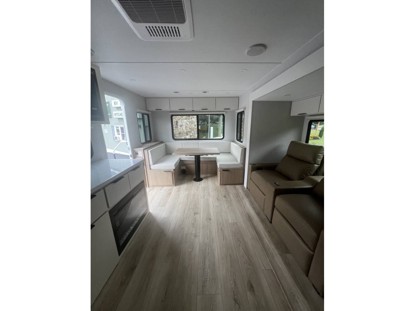A photo of this 2026 Winnebago THRIVE 25RLS