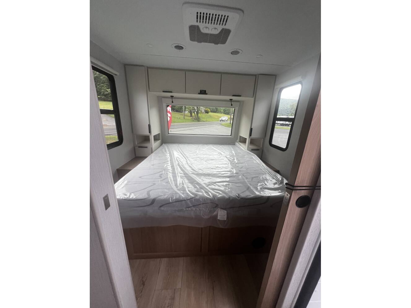 A photo of this 2026 Winnebago THRIVE 25RLS