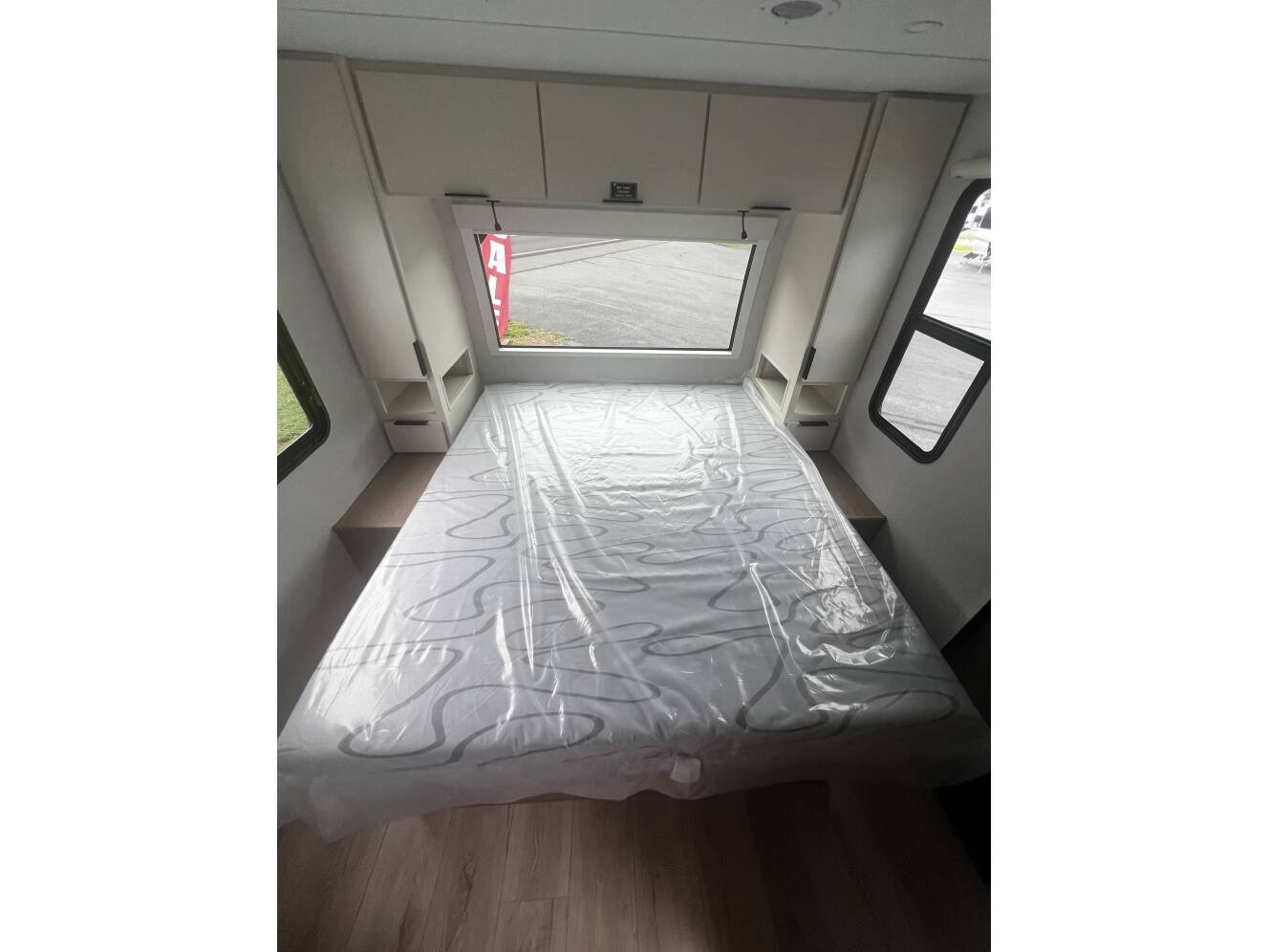 A photo of this 2026 Winnebago THRIVE 25RLS