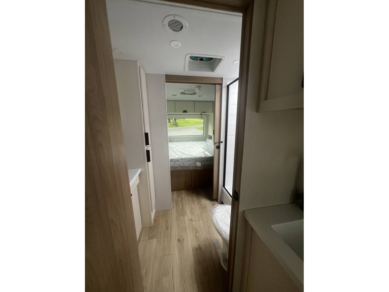 A photo of this 2026 Winnebago THRIVE 25RLS