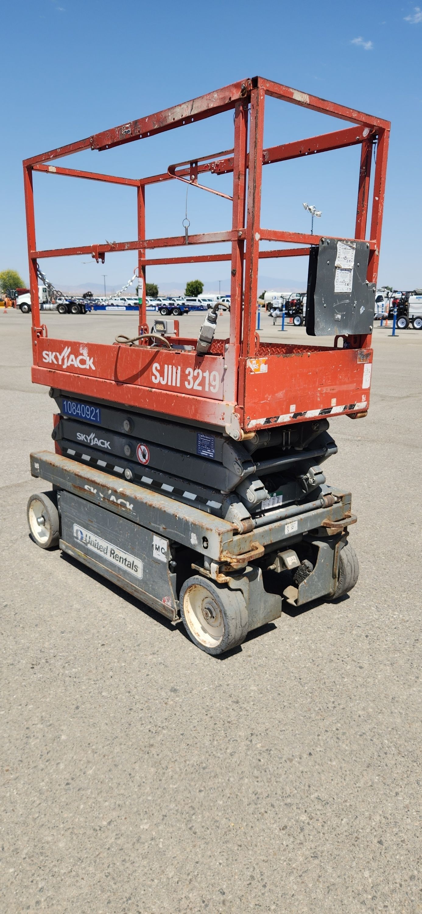 2018 SKYJACK SJIII3219 Scissor Lift in Bakersfield, CA