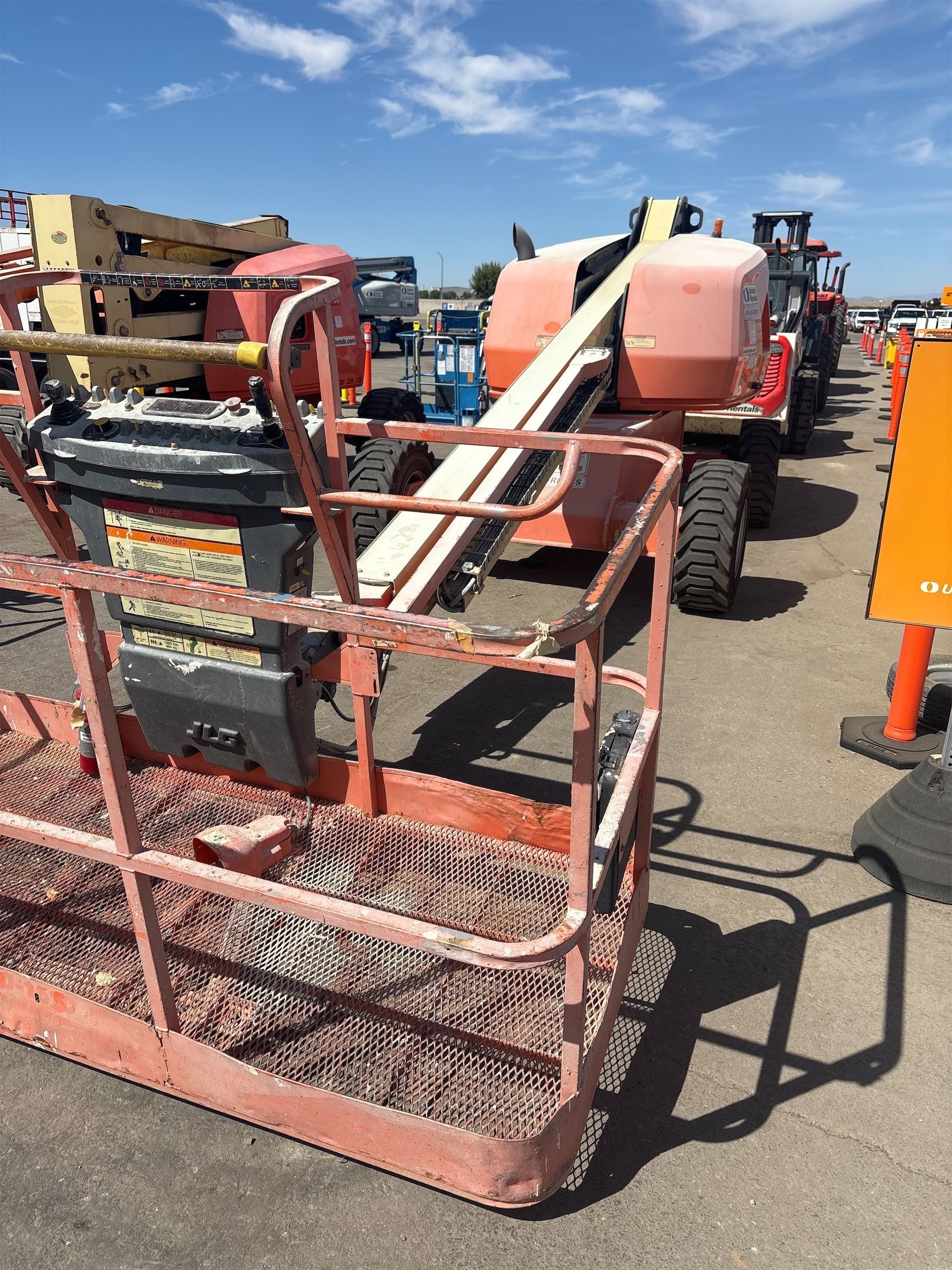 2016 JLG 400S Boom Lift in Bakersfield, CA