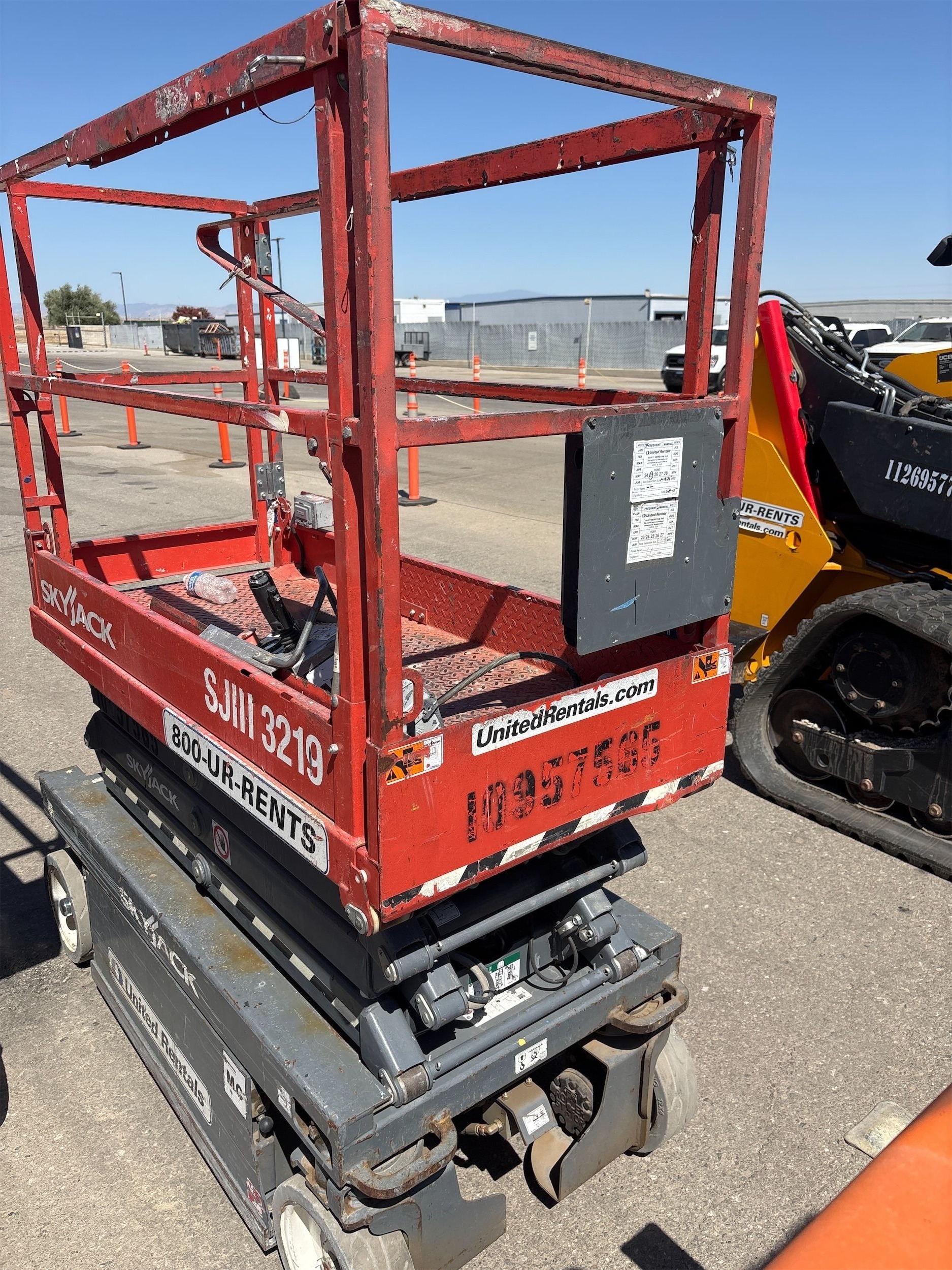 2019 SKYJACK SJIII3219 Scissor Lift in Bakersfield, CA