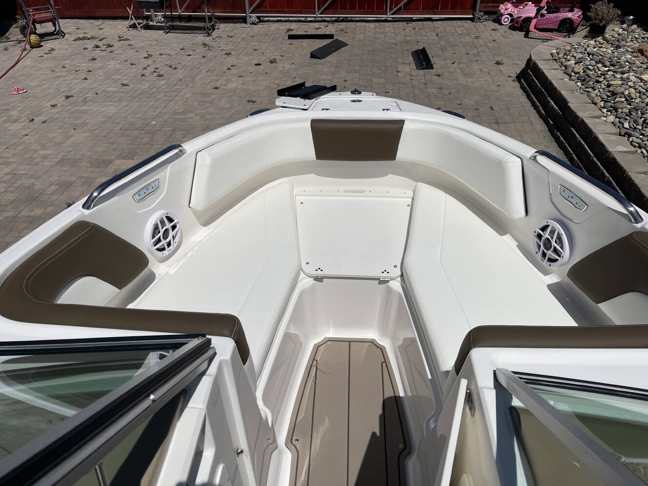A photo of this 2021 Chaparral 21 H2o Ski & Fish