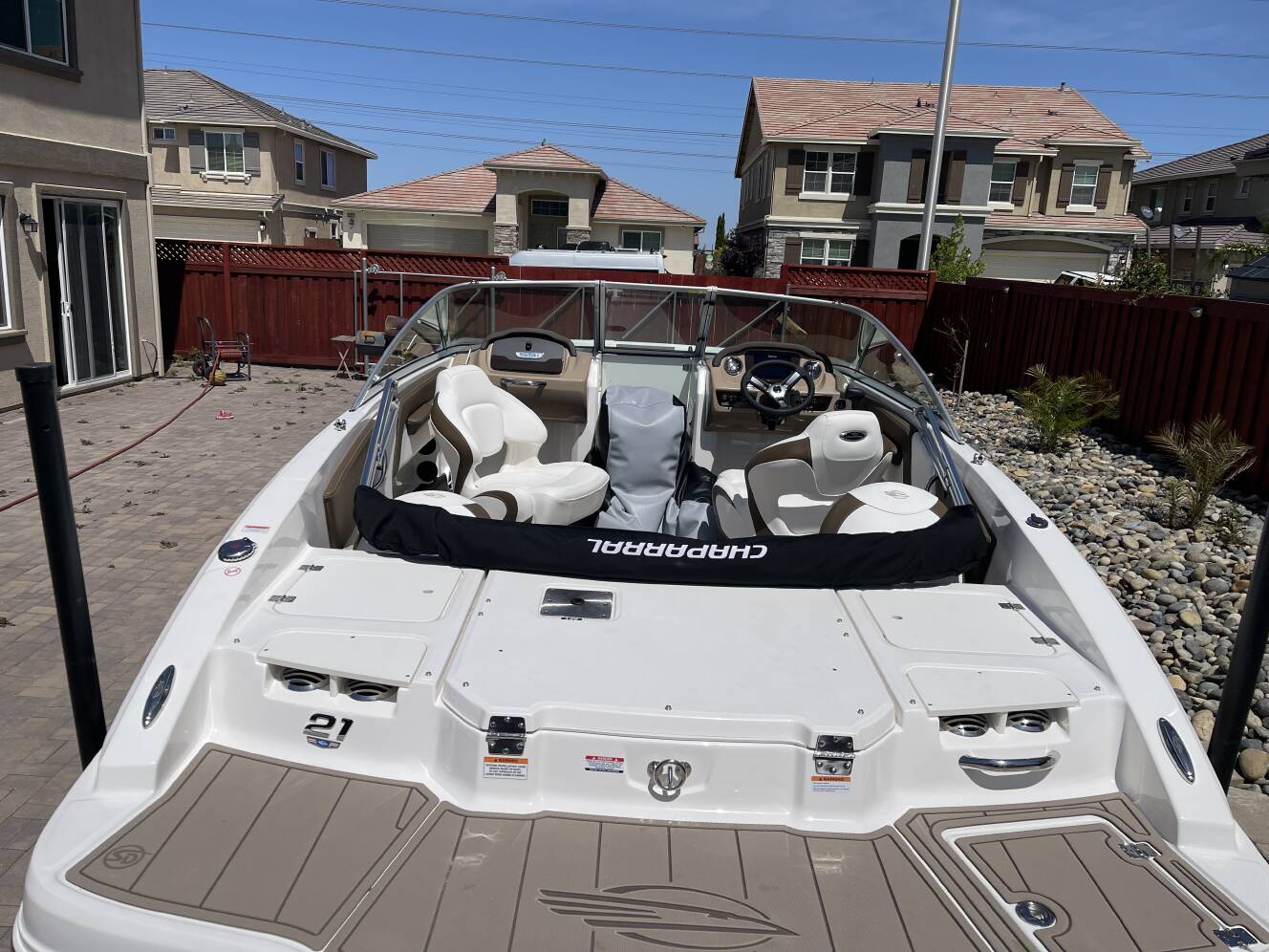 A photo of this 2021 Chaparral 21 H2o Ski & Fish