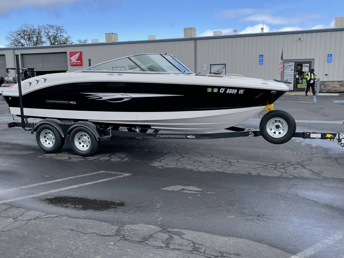 A photo of this 2021 Chaparral 21 H2o Ski & Fish