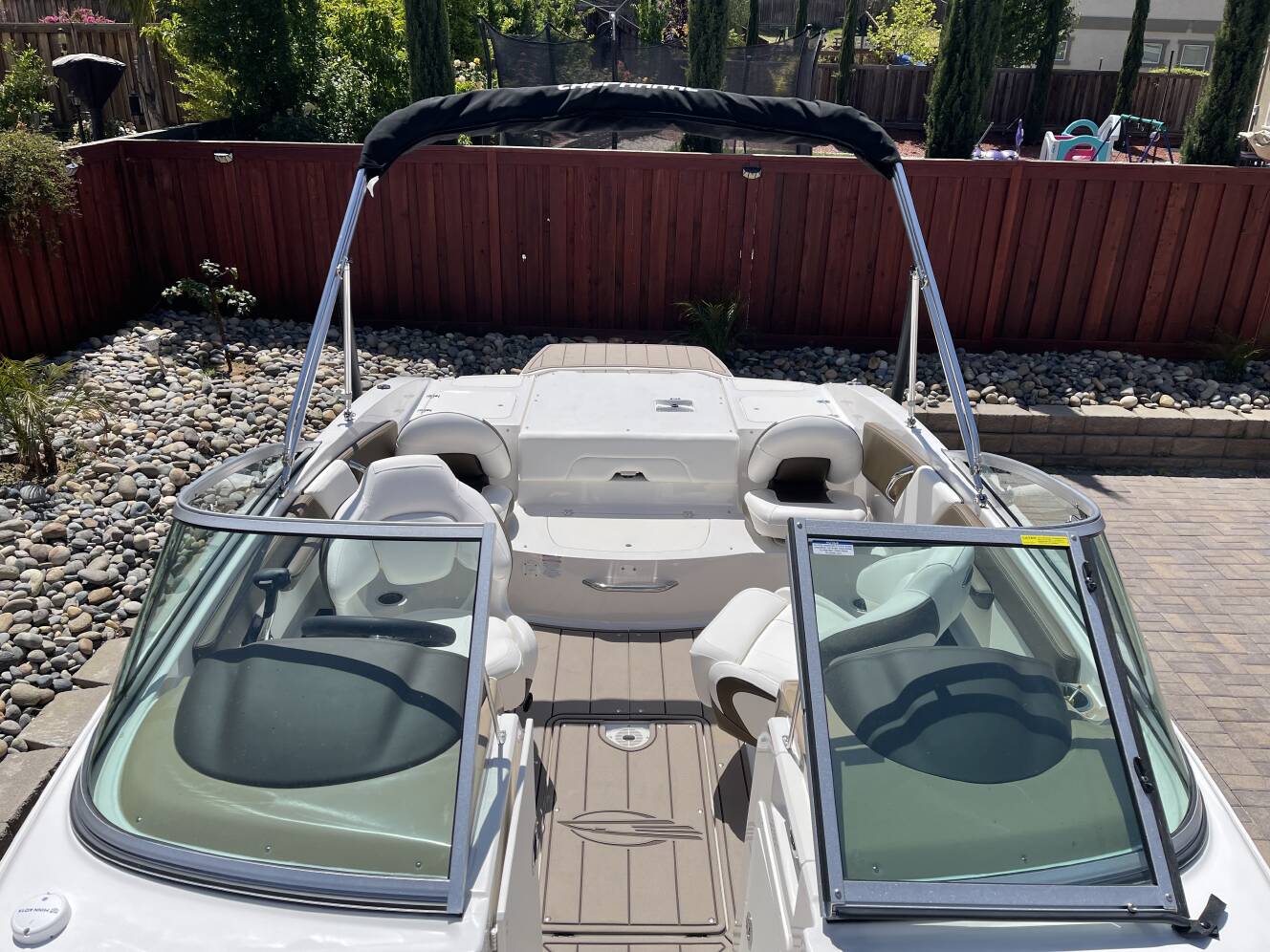 A photo of this 2021 Chaparral 21 H2o Ski & Fish
