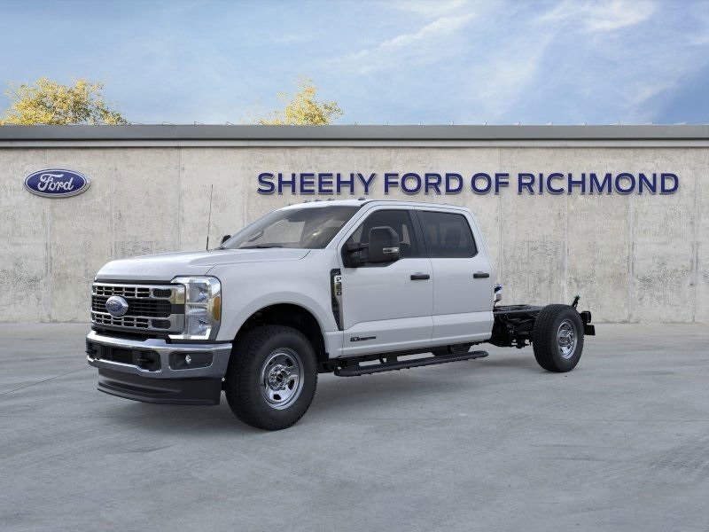2025 Ford F-350 photo 2