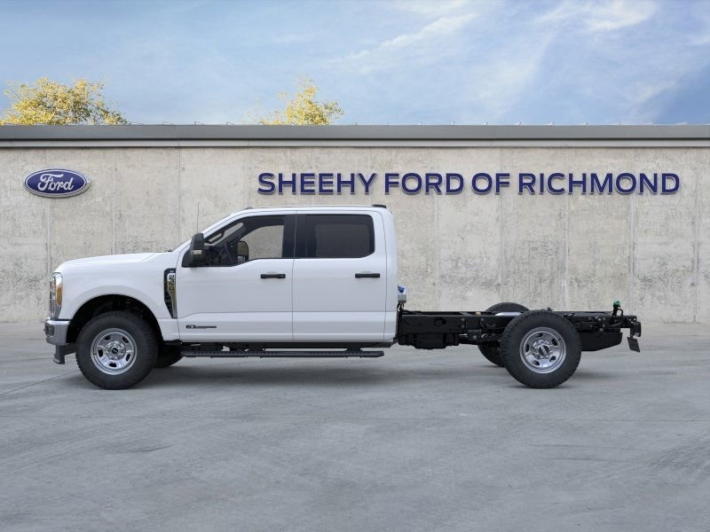 2025 Ford F-350 photo 4