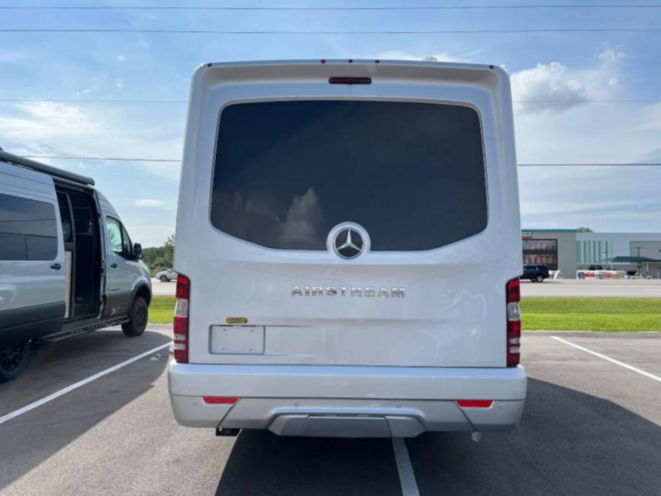 A photo of this 2026 Airstream Atlas Murphy Suite