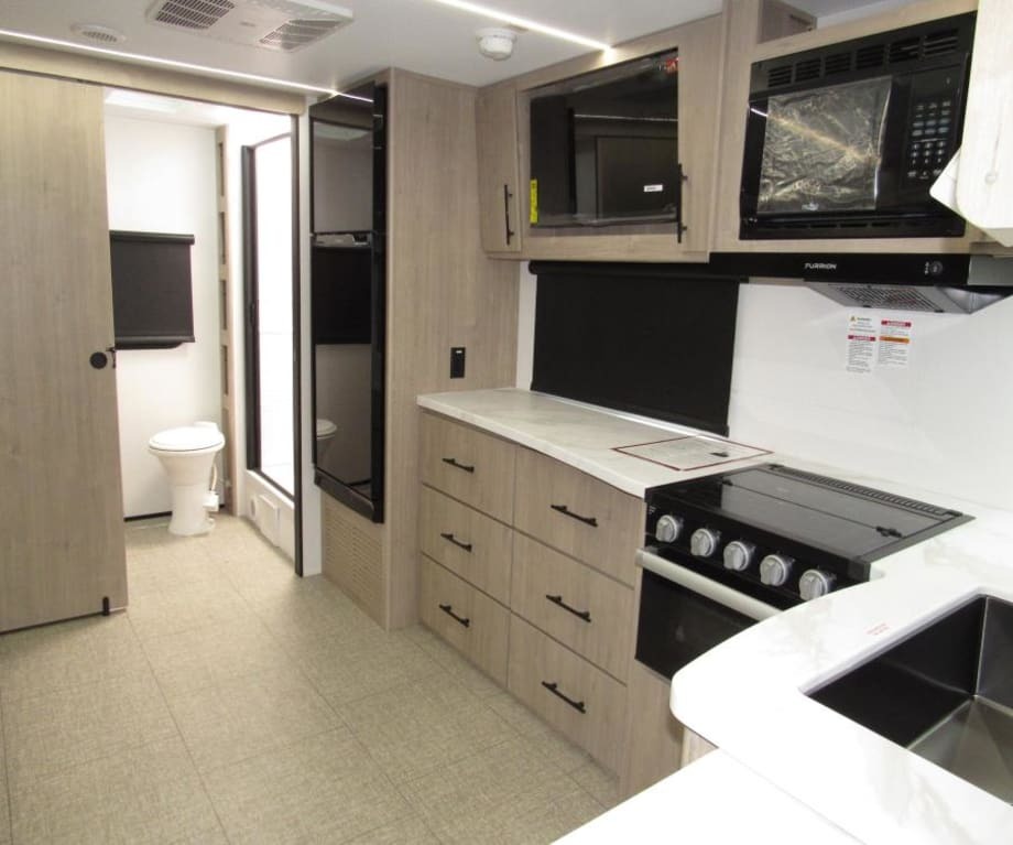 2025 Grand Design RV imagine 22rbe