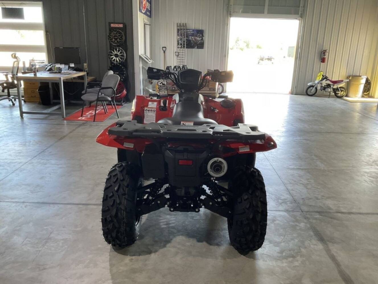 A photo of this 2025 Suzuki KINGQUAD 500 AXi Red