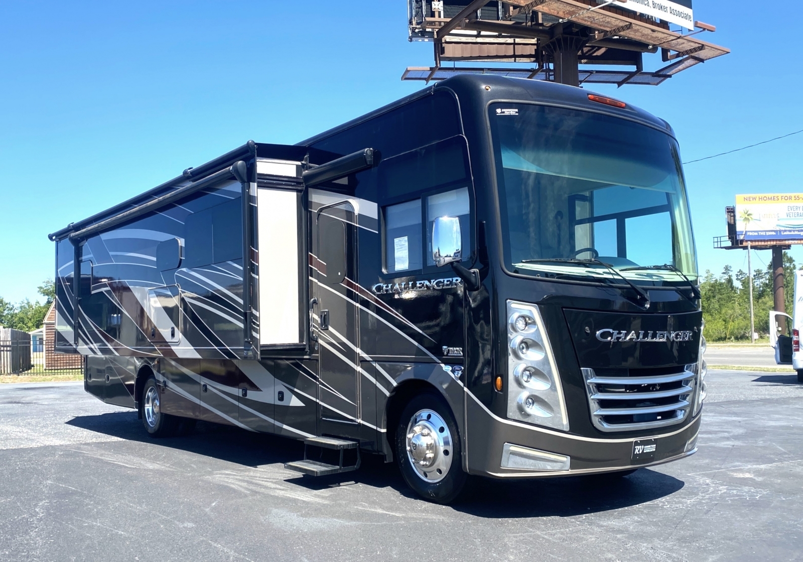 2023 Thor Challenger 35MQ RV