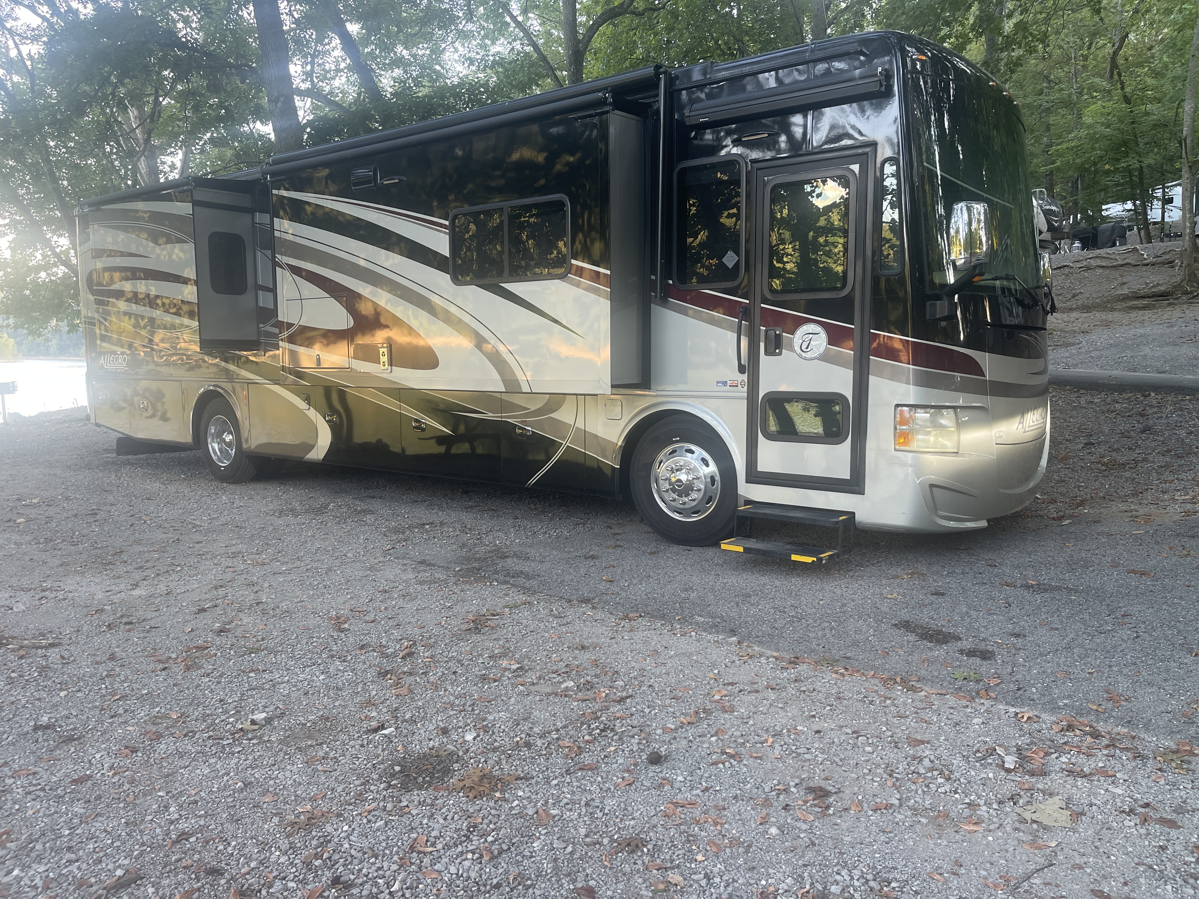 Tiffin Motorhomes Allegro Red 38 Qra Class A RVs and Motorhomes For ...