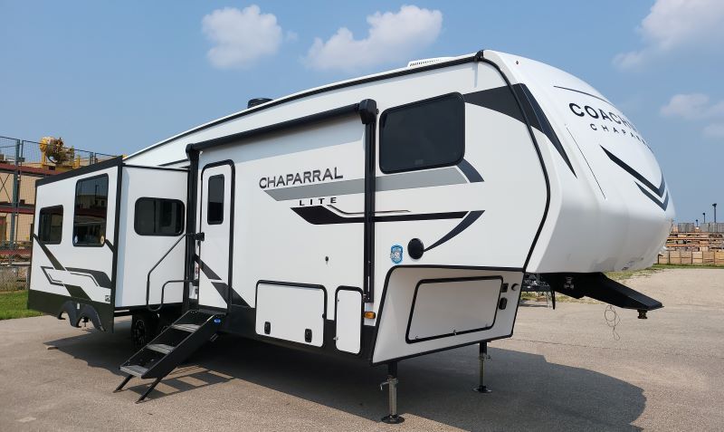 2026 Coachmen CHAPARRAL LITE 30RLS in west fargo ND