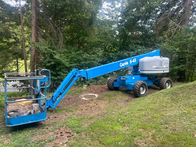 2012 GENIE S-45