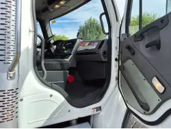 2019 FREIGHTLINER BUSINESS CLASS M2 106