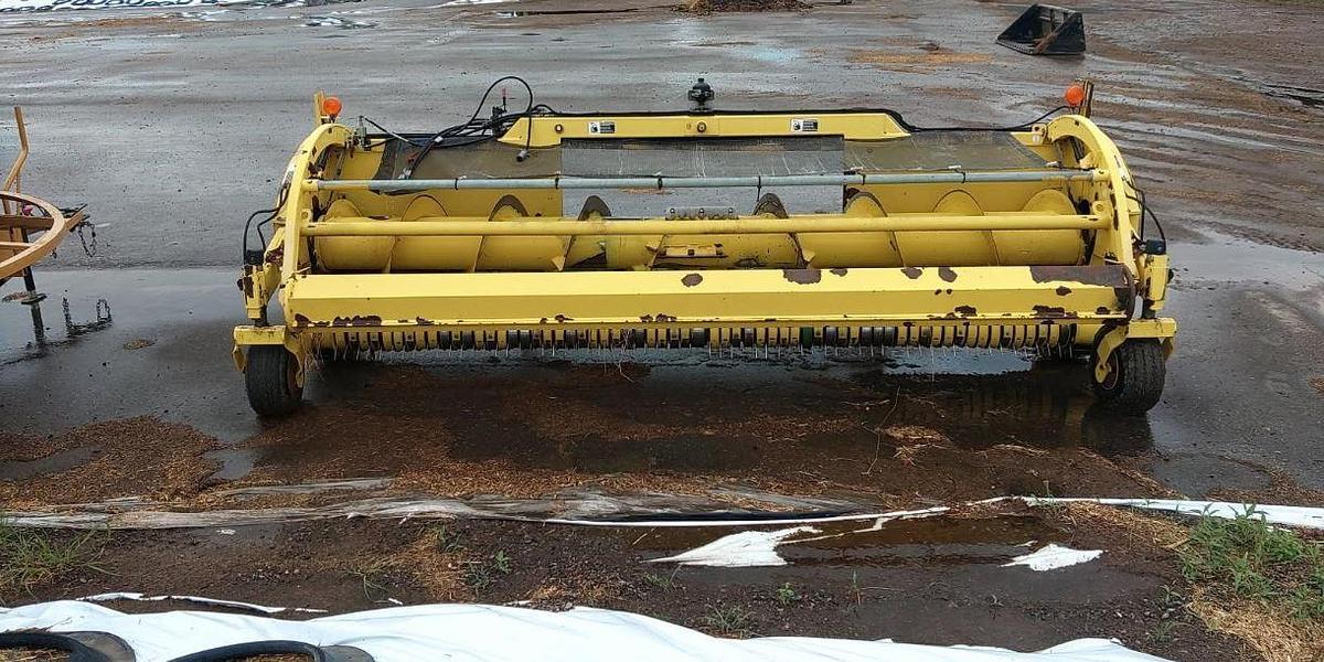 2004 JOHN DEERE 645C in Pierz, MN