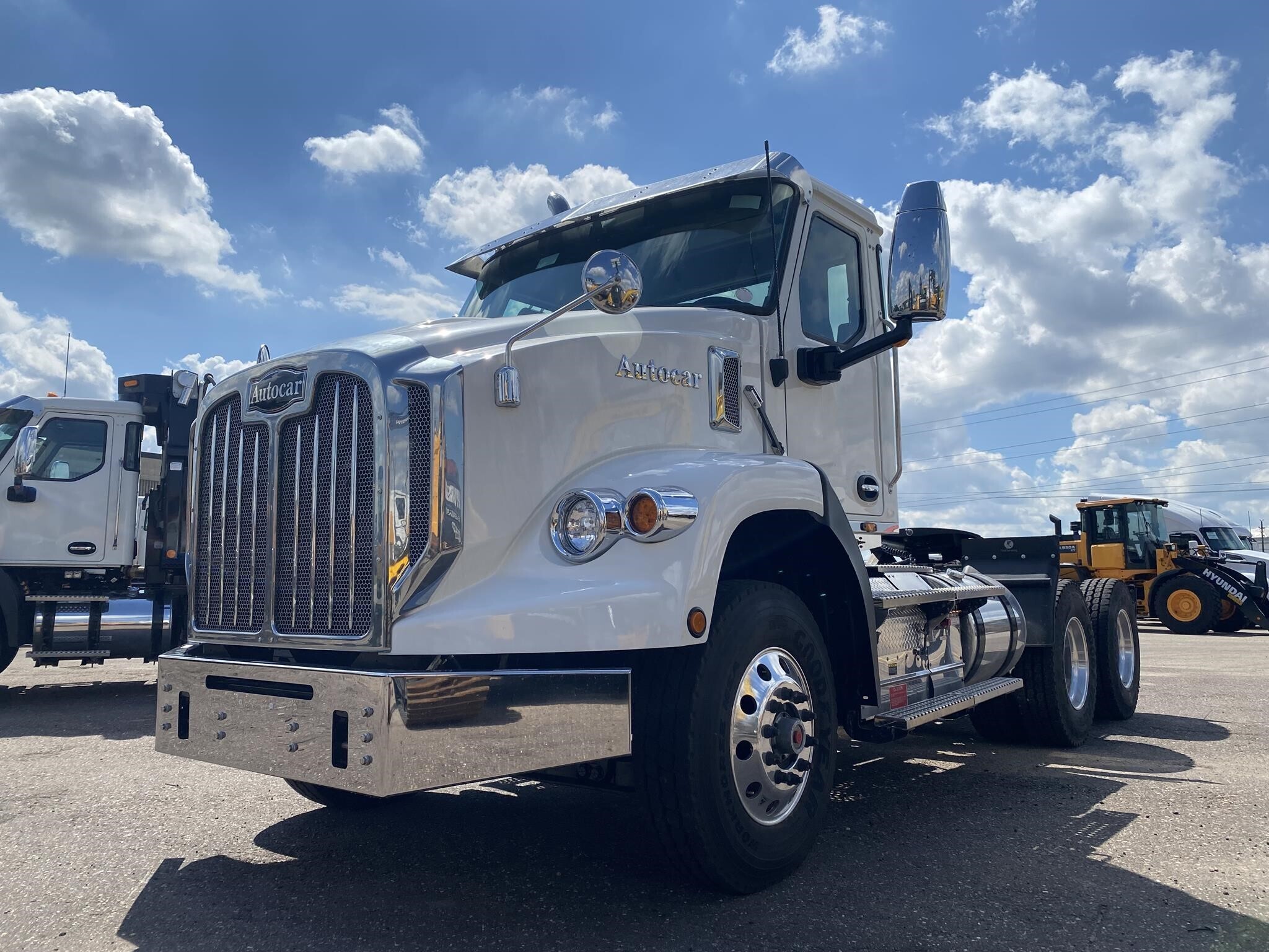 2025 AUTOCAR DC64 in Saint Paul, MN