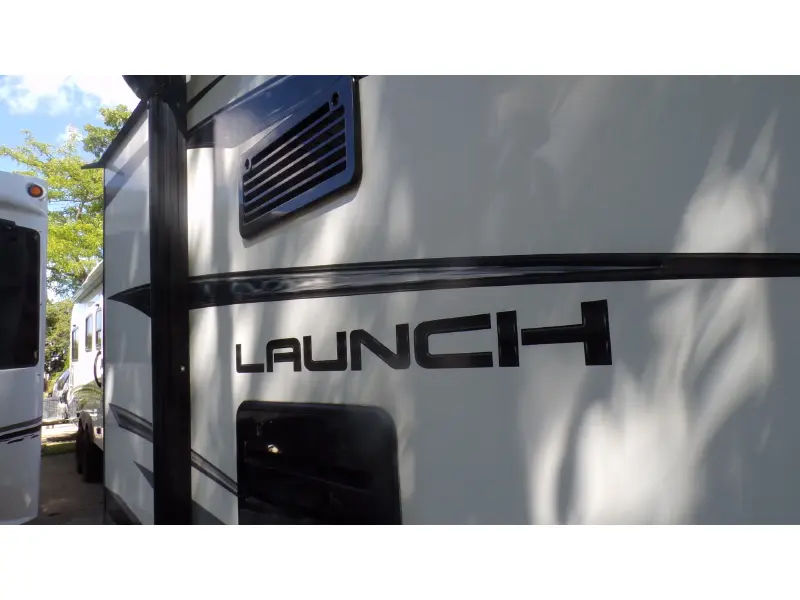 2018 STARCRAFT LAUNCH 17SB