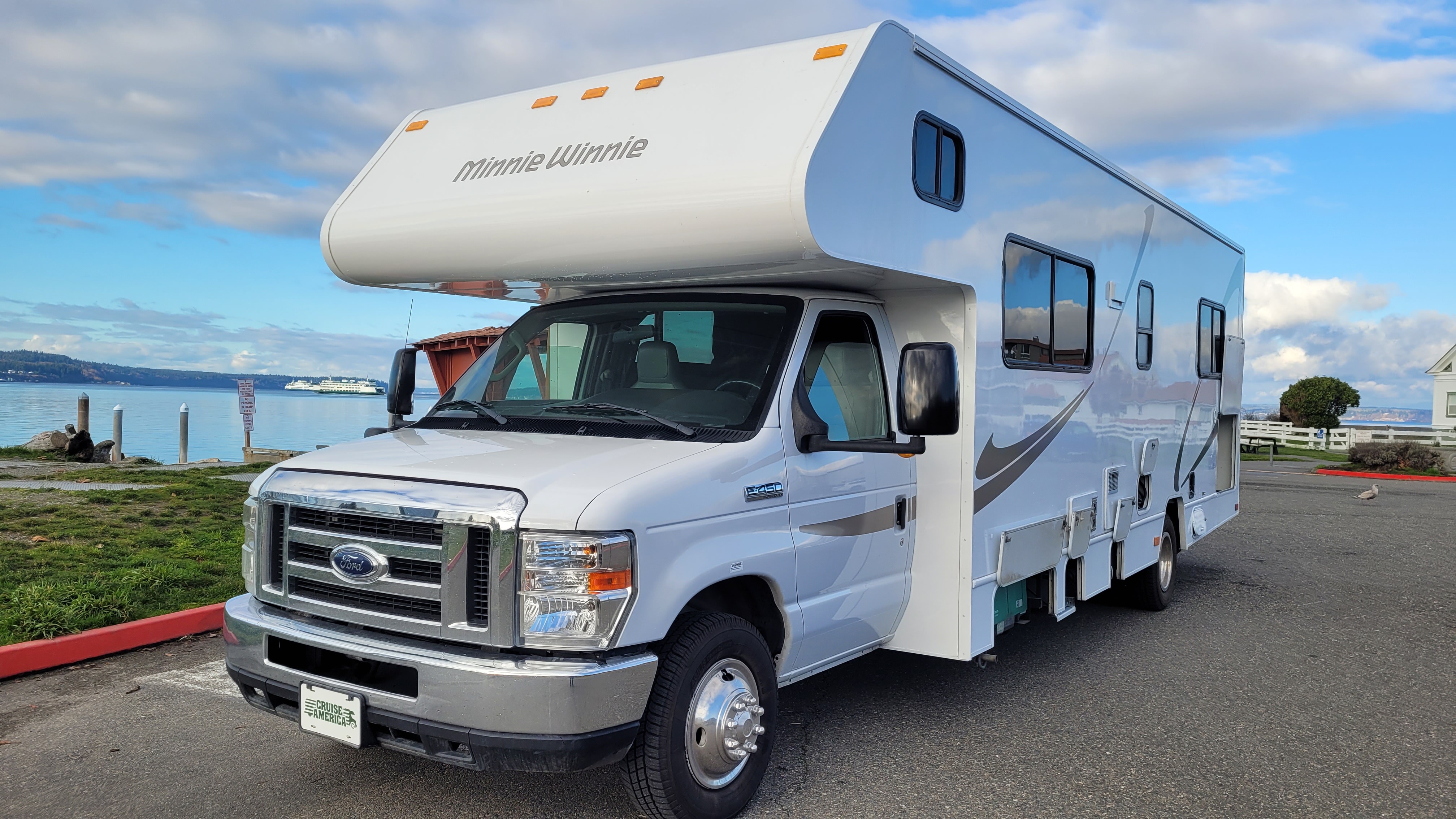 2021 Winnebago MINNIE WINNIE 328QR in everett WA