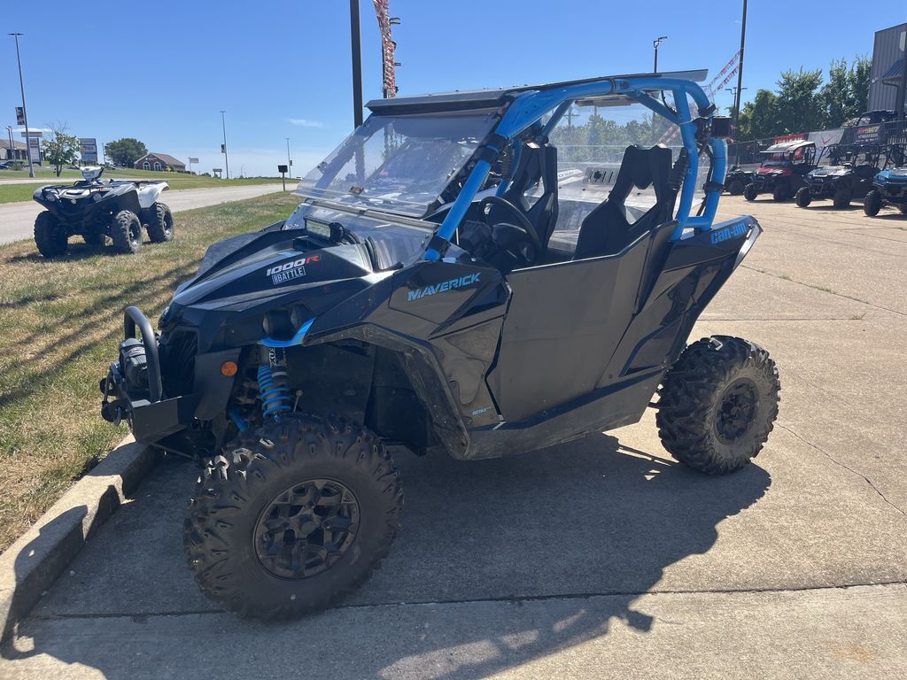 2017 Can-Am Maverick DPS 1000R Black & Octane Blue in st robert MO