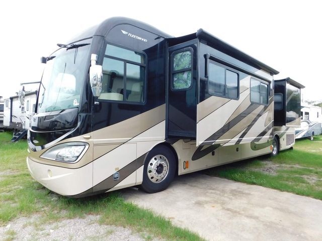 2008 Fleetwood Revolution 40LE in hudson FL