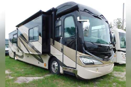 2008 Fleetwood Revolution 40LE in hudson FL