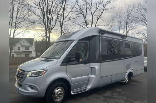 2021 Leisure Travel UNITY U 24 CB in warwick NY
