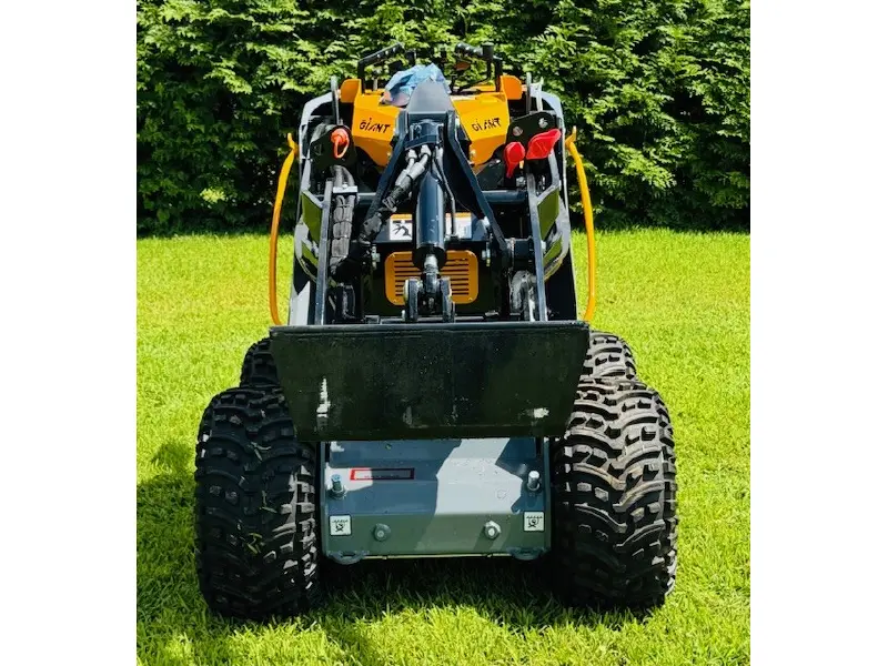 2023 GIANT SK252D