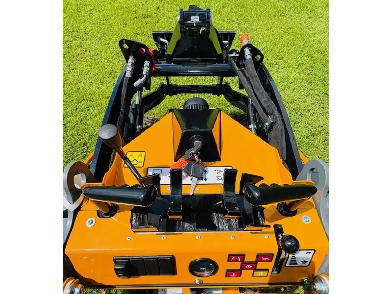 2023 GIANT SK252D