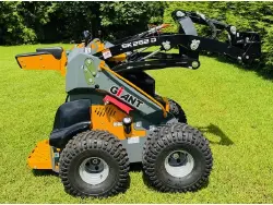 2023 GIANT SK252D