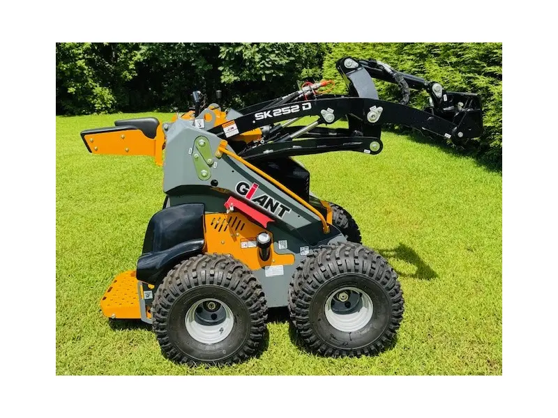 2023 GIANT SK252D