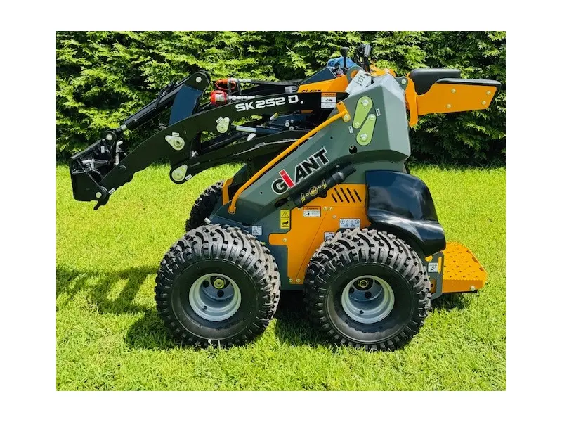 2023 GIANT SK252D
