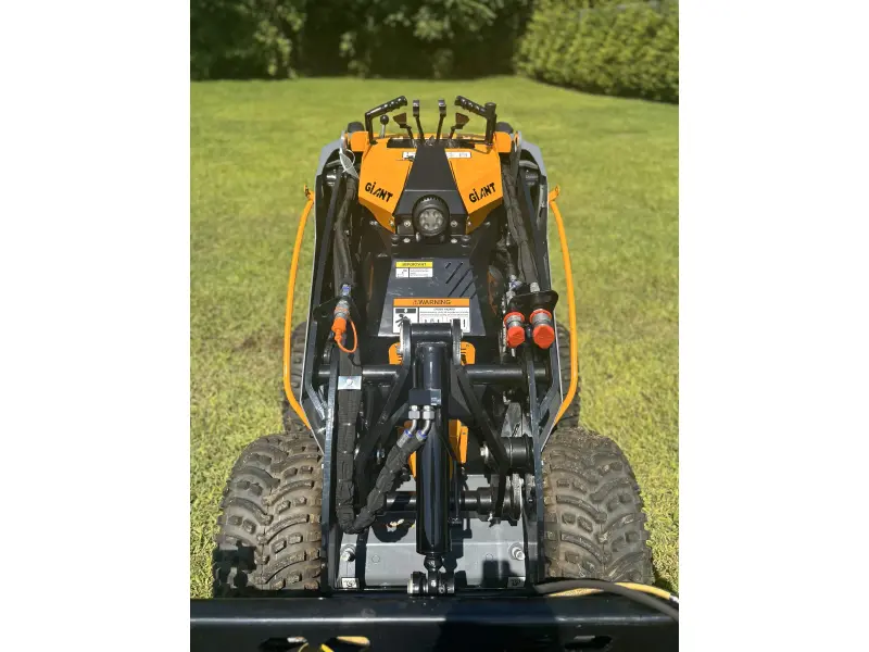 2023 GIANT SK252D