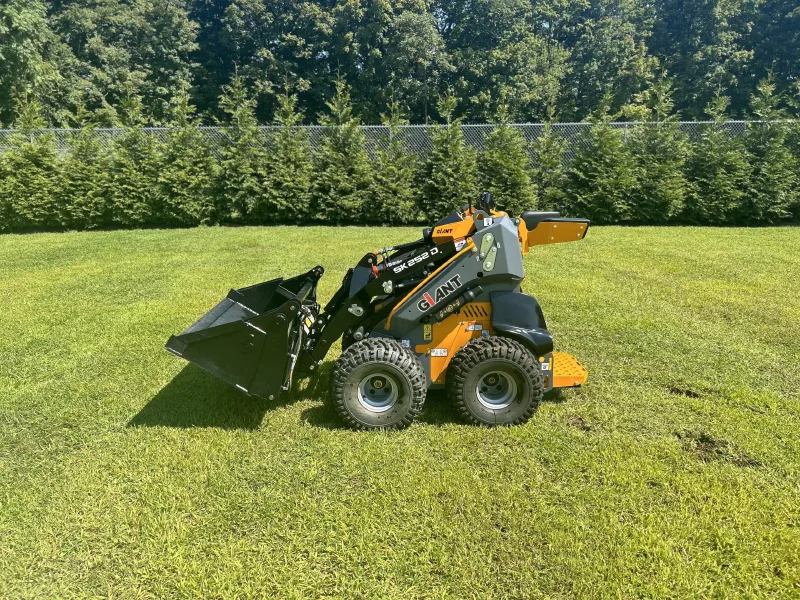 2023 GIANT SK252D