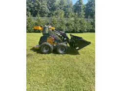 2023 GIANT SK252D