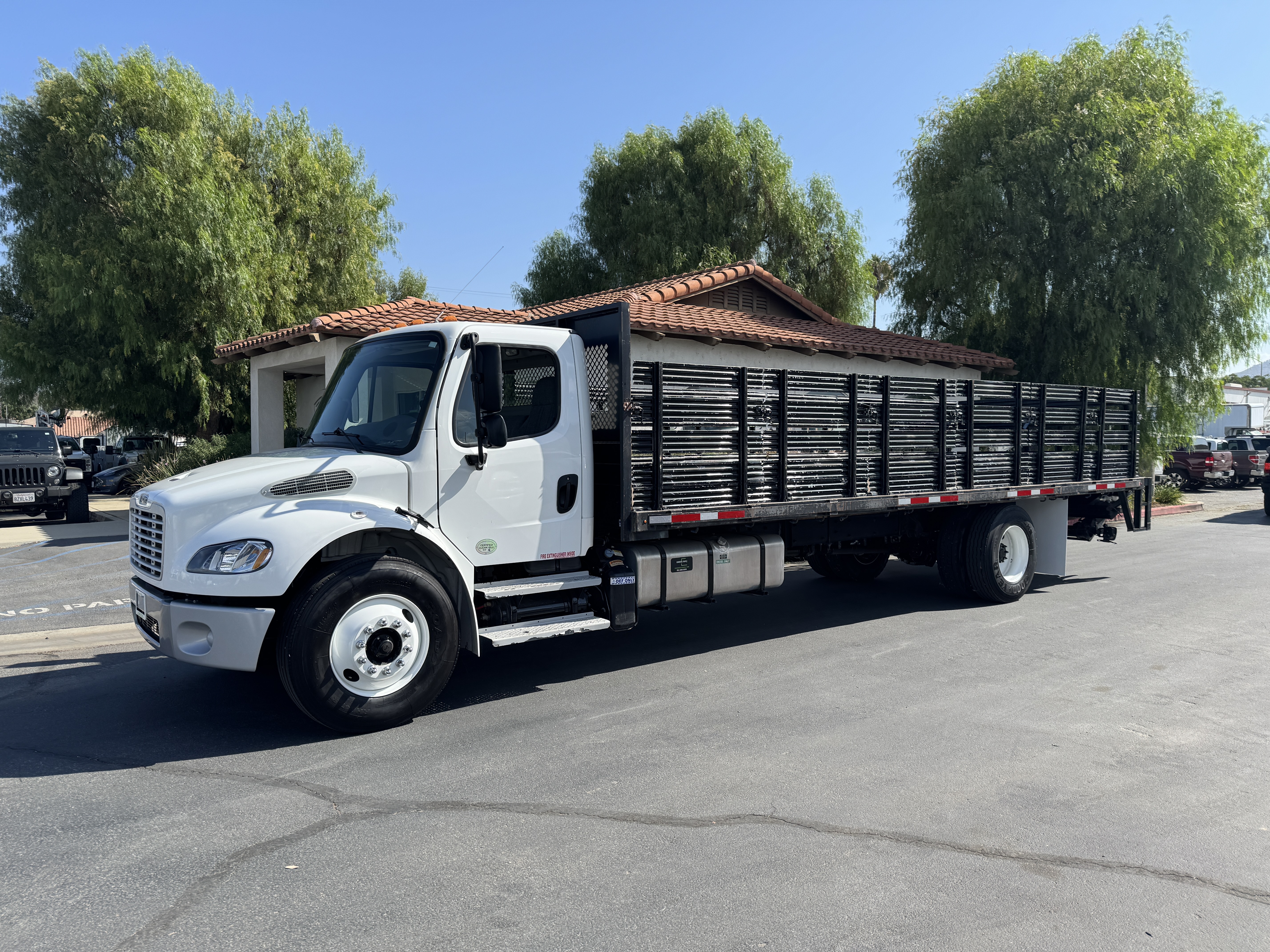 2015 FREIGHTLINER BUSINESS CLASS M2 106 in Norco, CA