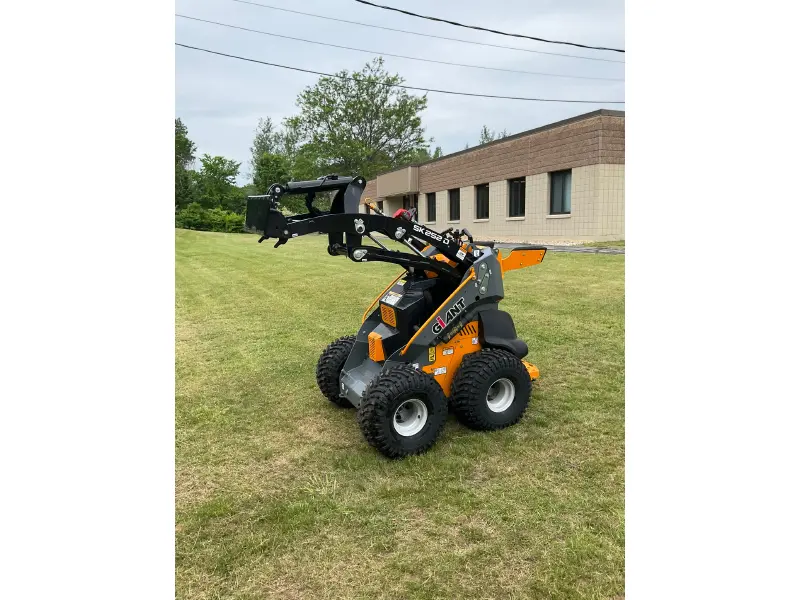 2023 GIANT SK252D