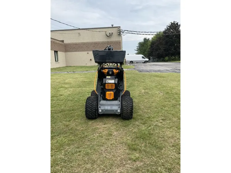2023 GIANT SK252D