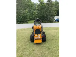 2023 GIANT SK252D