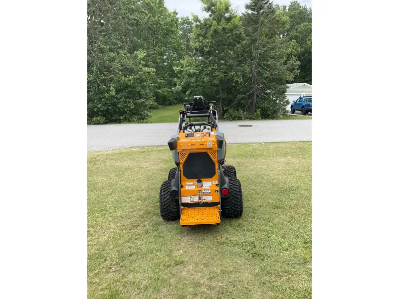 2023 GIANT SK252D