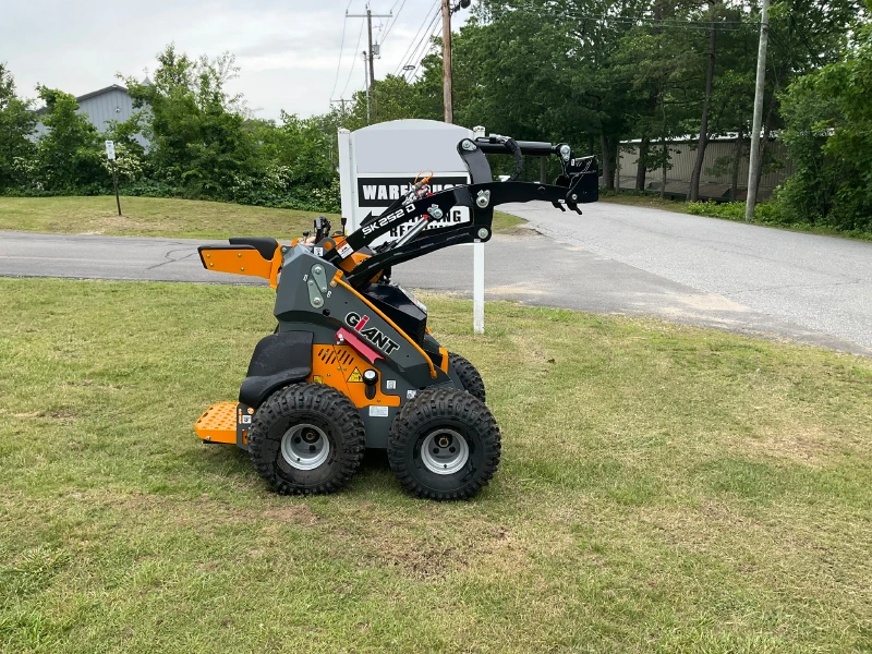 2023 GIANT SK252D