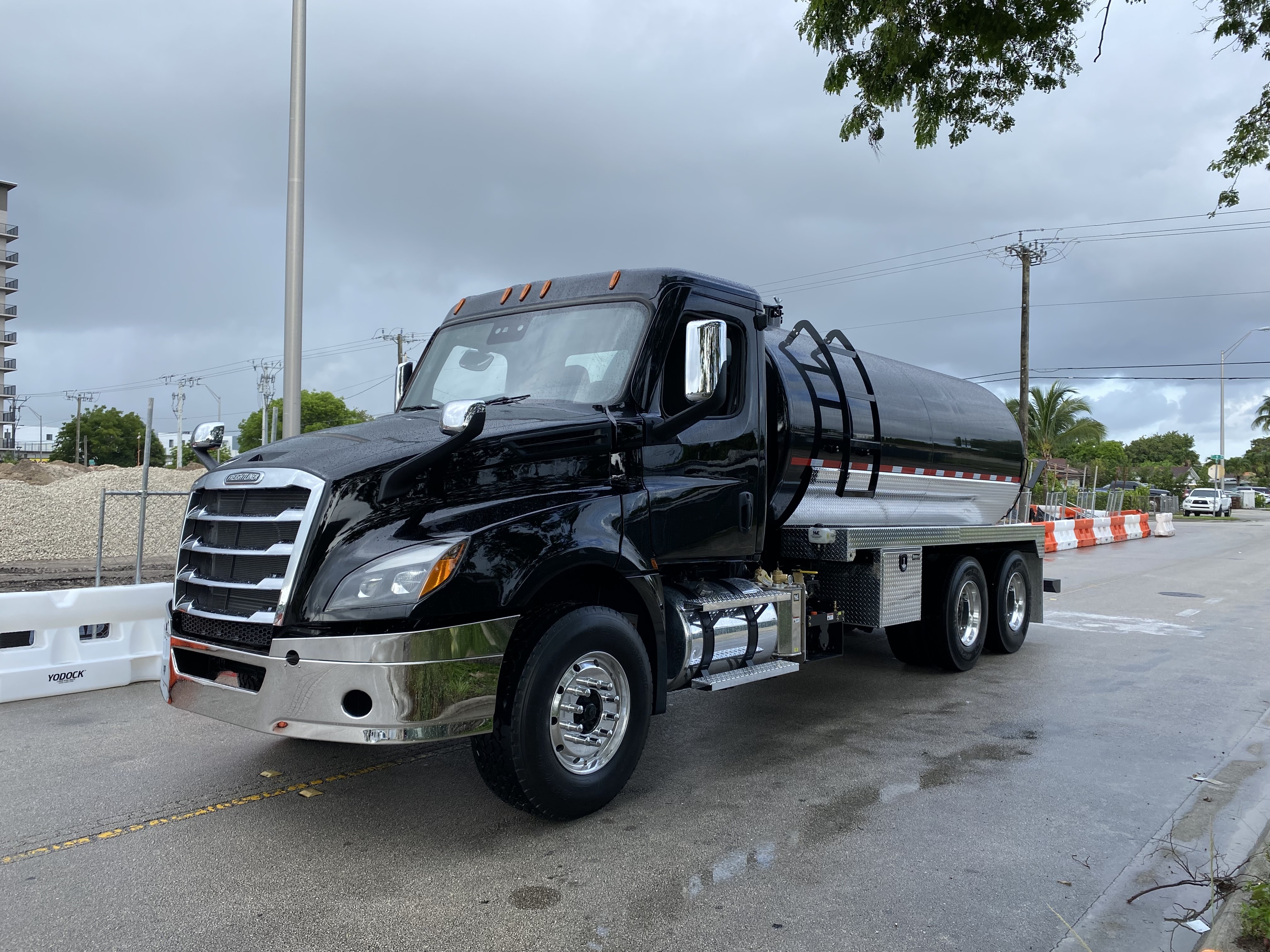 2025 FREIGHTLINER CASCADIA in Hialeah, FL