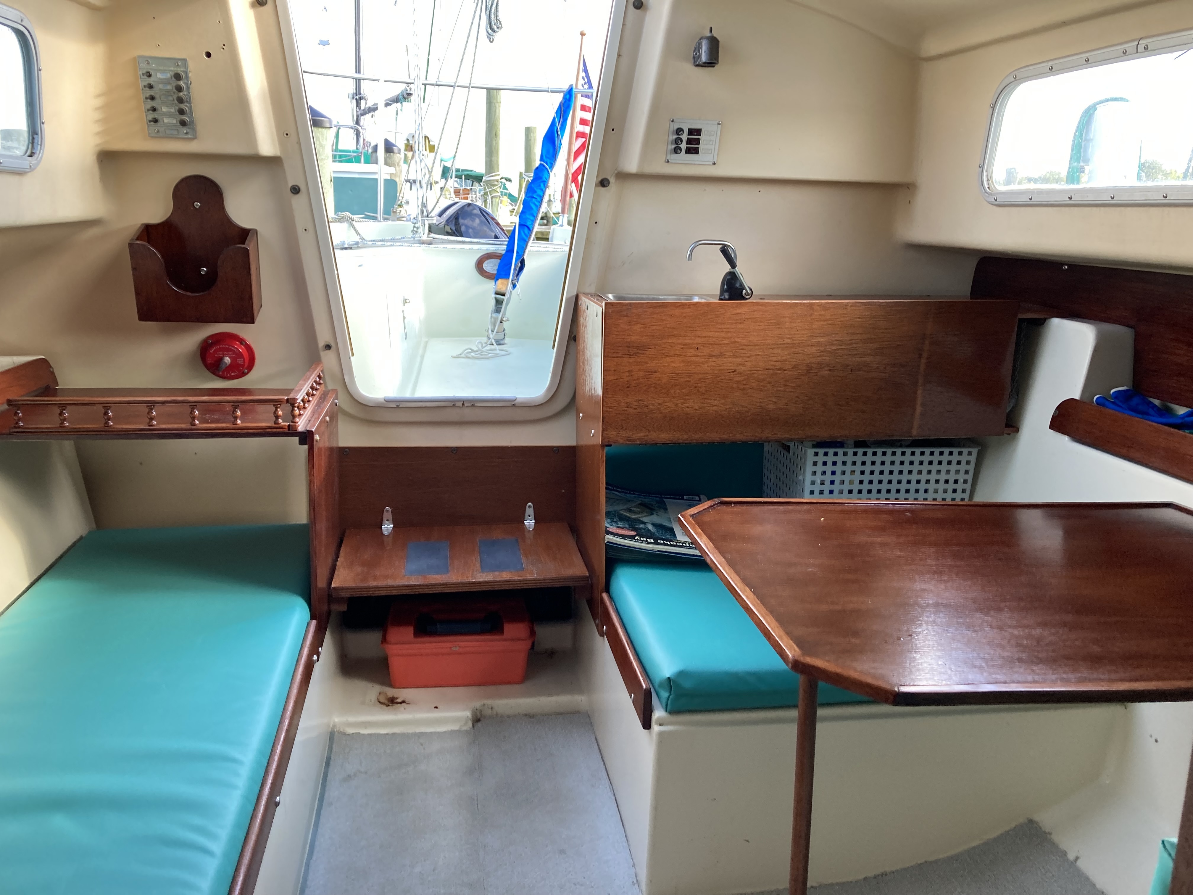 1972 Pearson 26 Sloop Outboard 4 Stroke boat