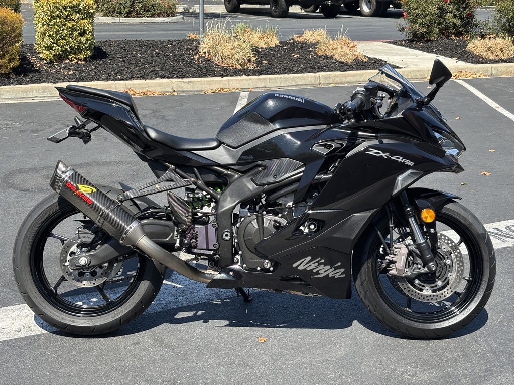 TEIJA 2024awブラックお盆価格 2024 Kawasaki Ninja ZX-6R 40th Anniversary Edition ABS