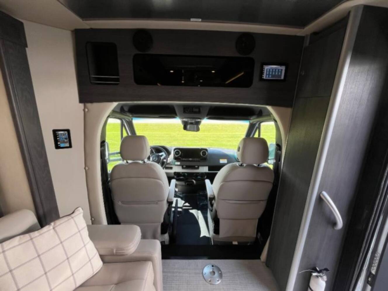 A photo of this 2026 Airstream Atlas Murphy Suite