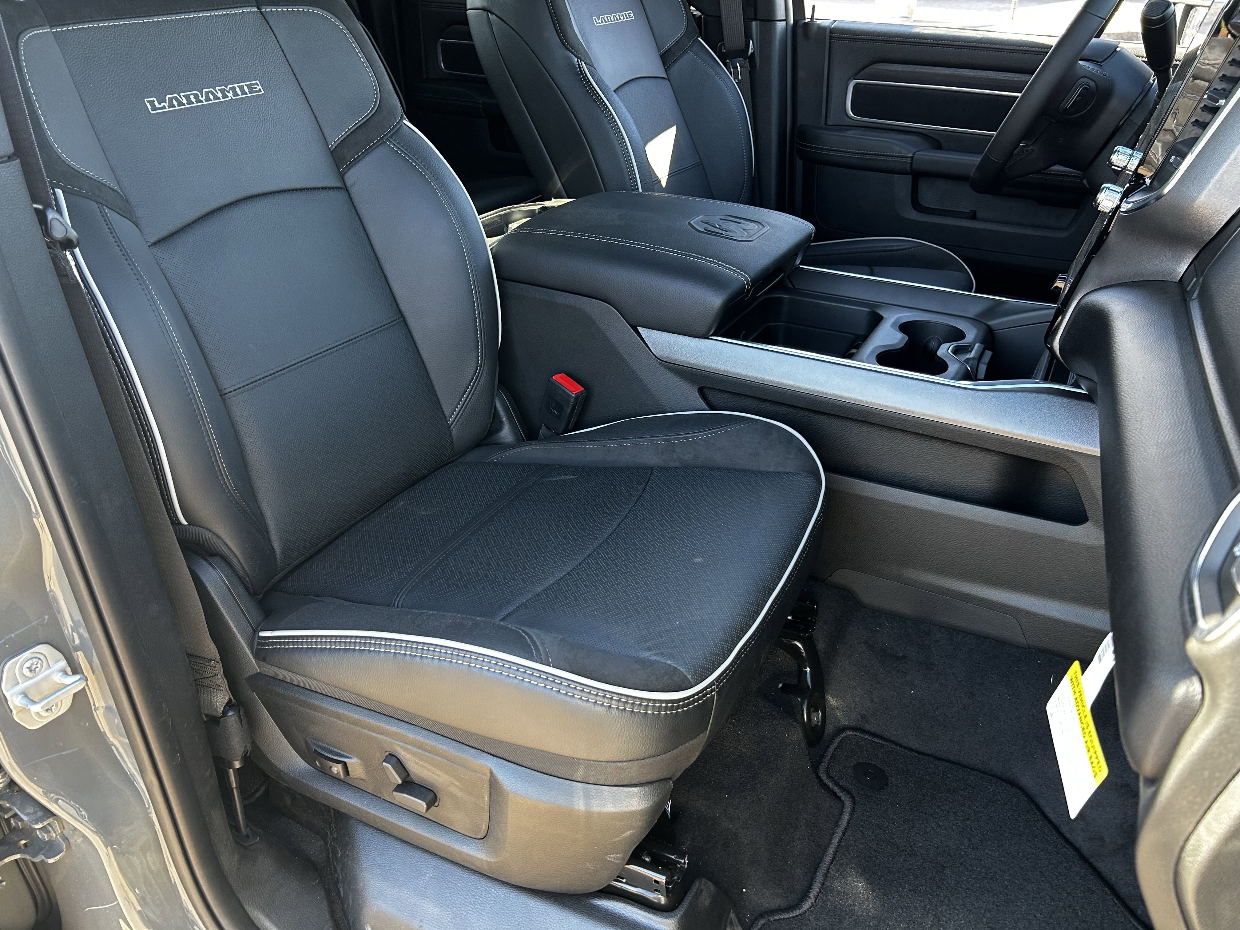 2026 Ram 2500 Laramie photo 7