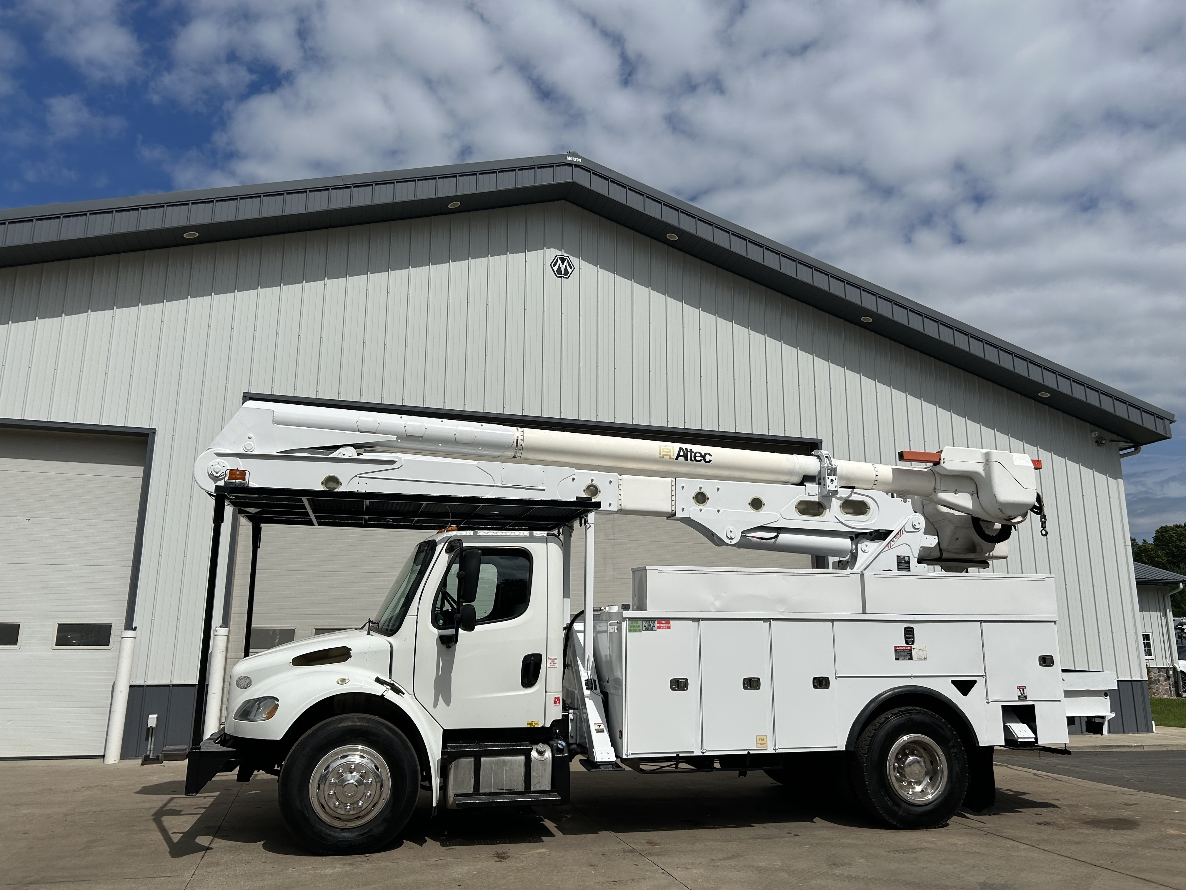 2014 FREIGHTLINER BUSINESS CLASS M2 106 in Battle Creek, MI